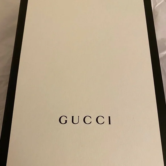 Gucci Leather Belt with Double G Buckle - Picture 7 of 11